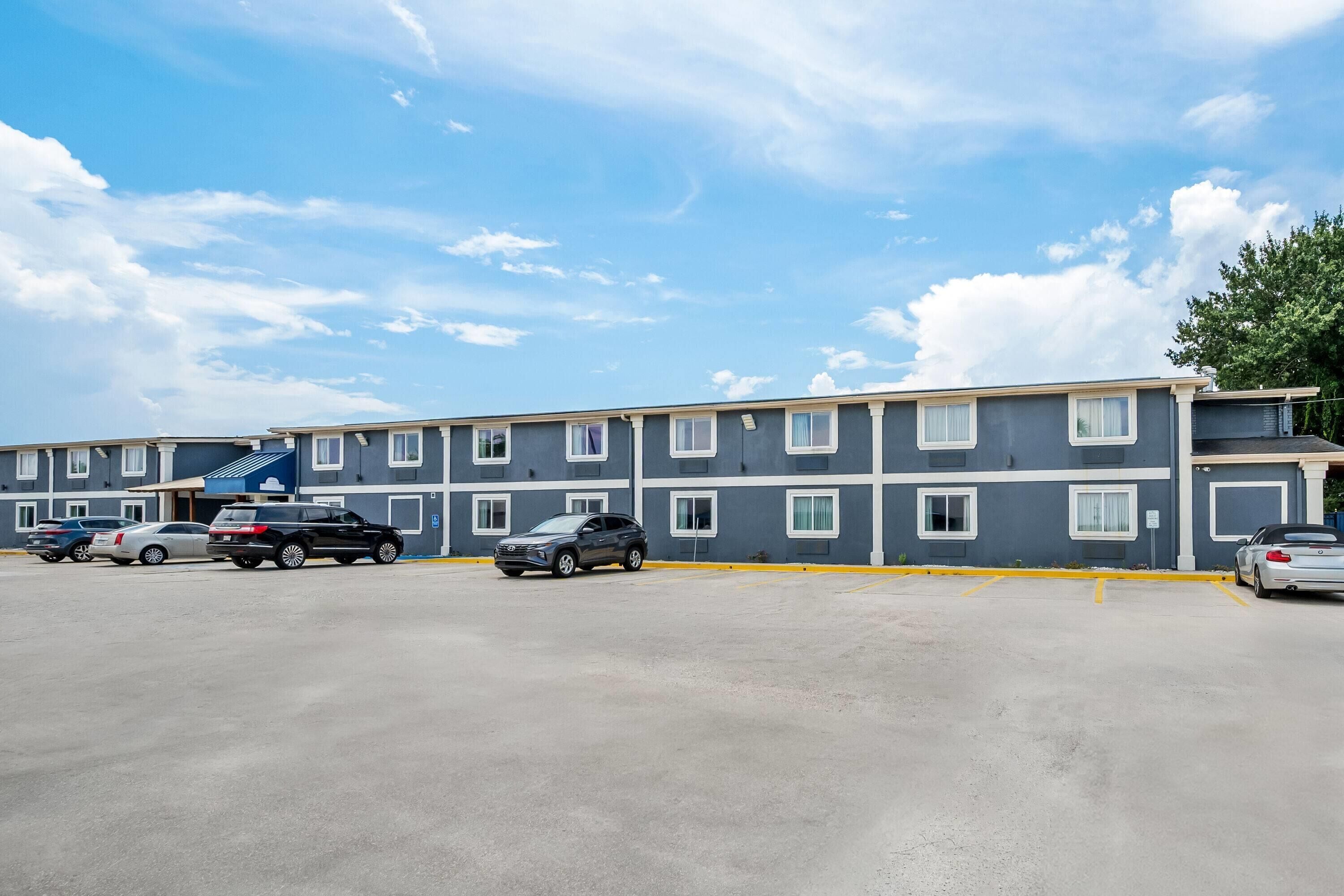 Photo - Days Inn by Wyndham New Orleans Pontchartrain