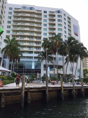 บริเวณภายนอก