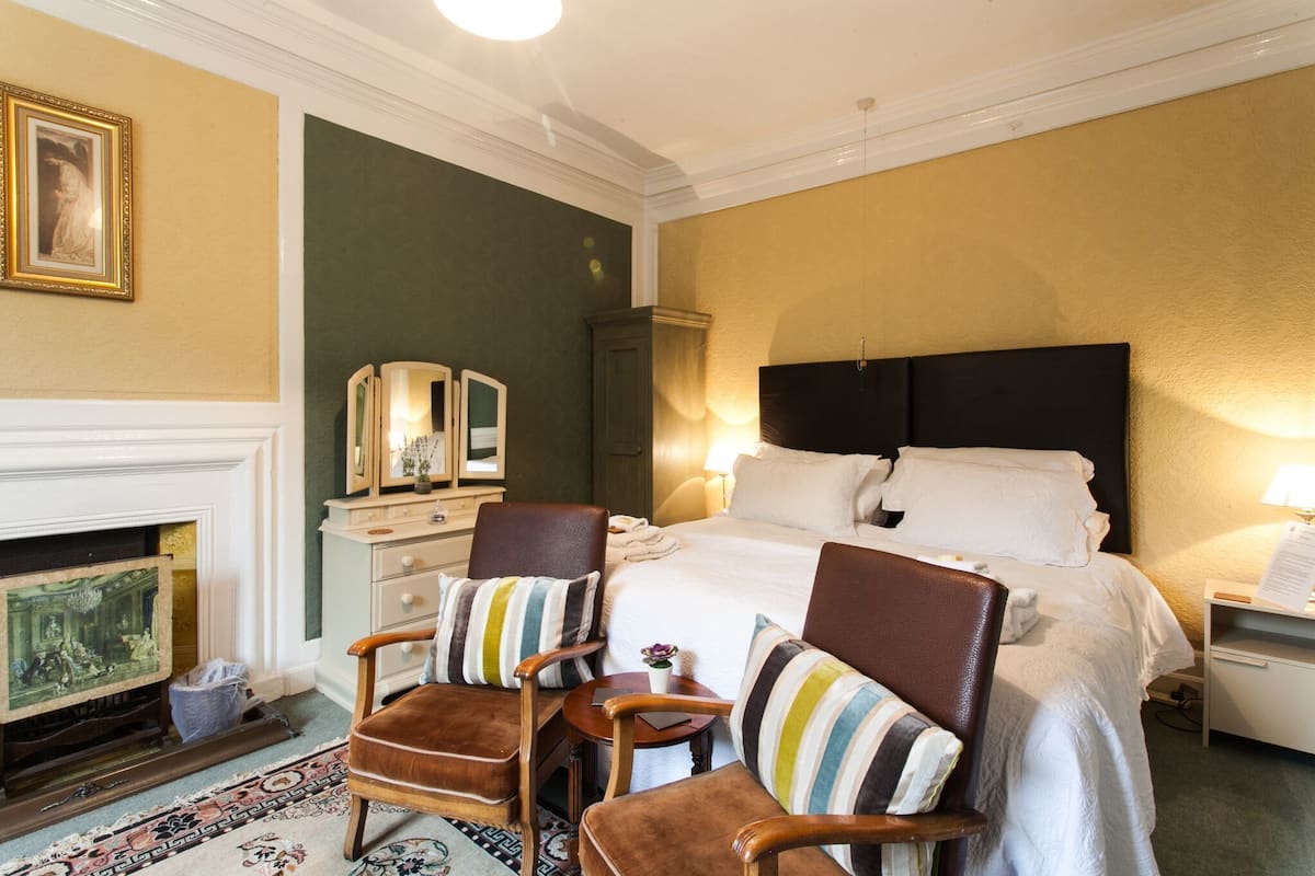 Double or Family Room (Green Room) | Premium bedding, down comforters, cribs (surcharge)