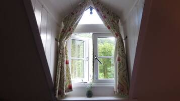 Double or Triple Room, Ensuite (Wye View) | Literie de qualité supérieure, couette en duvet d'oie