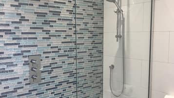 Suite, Ensuite | Bathroom