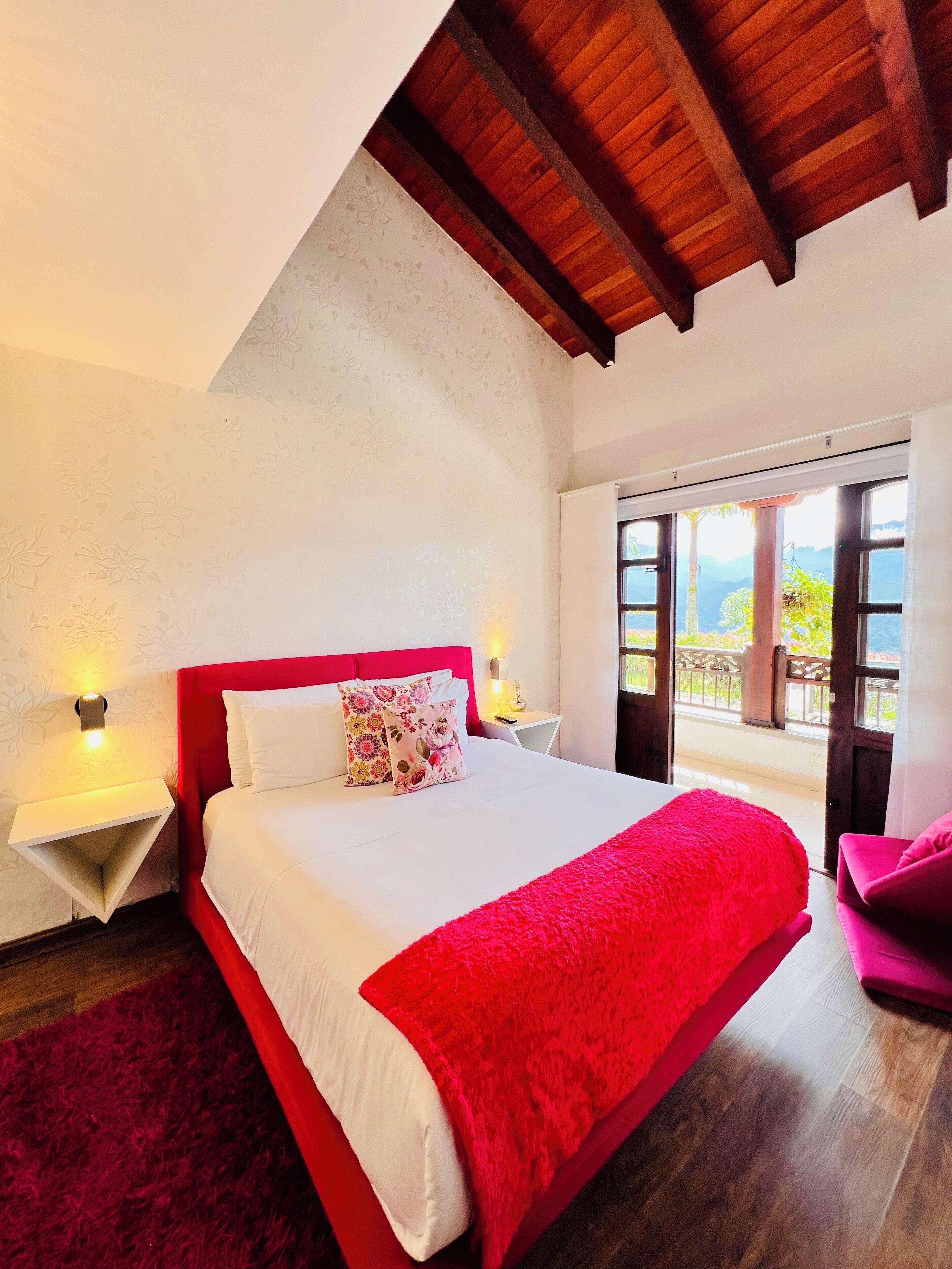 슈피리어룸 | 객실 내 금고, 각각 다른 스타일의 인테리어, 각각 다르게 가구 비치, 다리미/다리미판