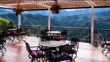 Tägliches inbegriffenes kontinentales Frühstück