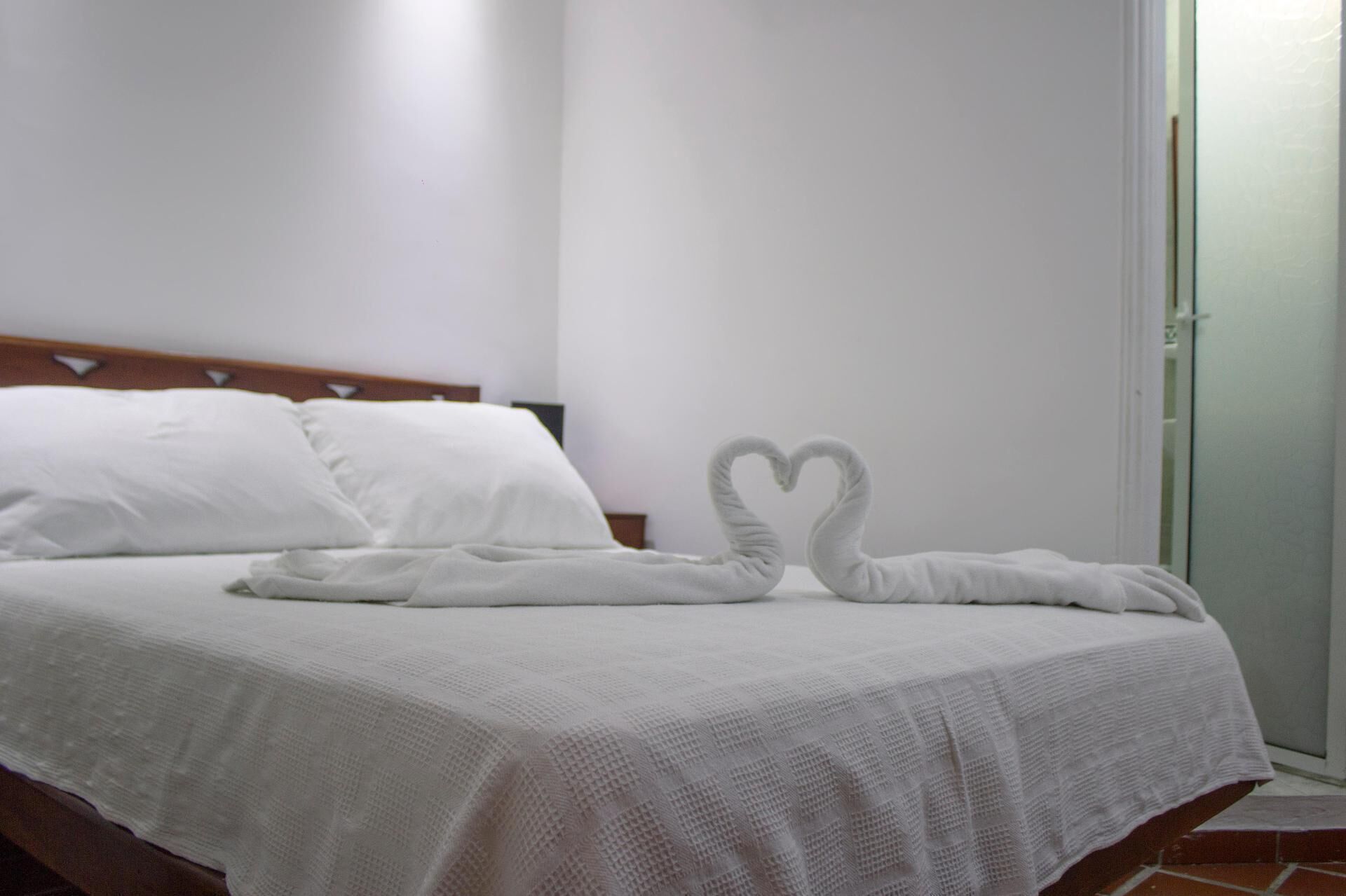 1 bedroom, bed sheets