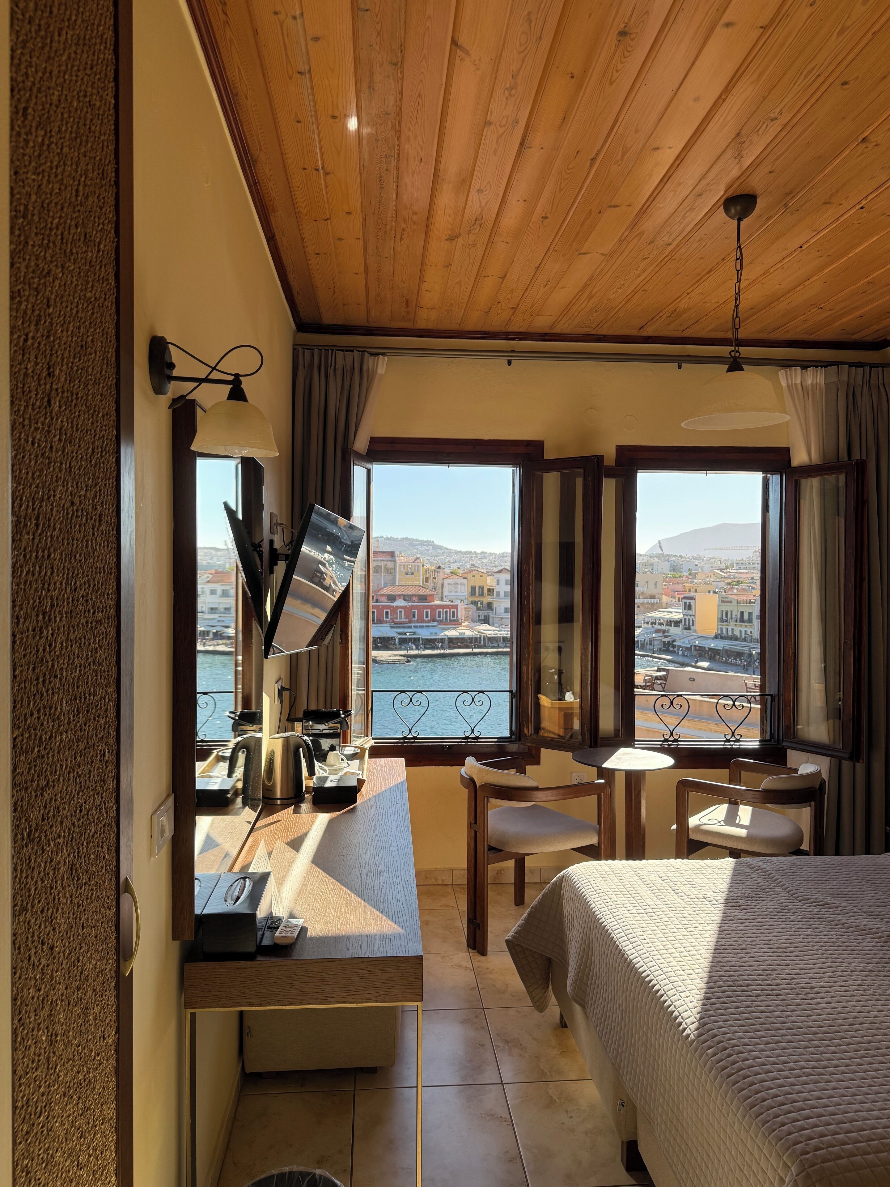 Superior Double Room, Sea View | Individually decorated, individually furnished, desk, laptop workspace