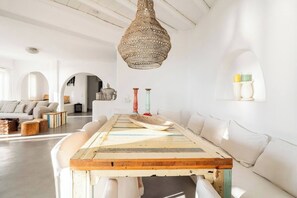 Villa Premier - 4 sovrum | Matsal