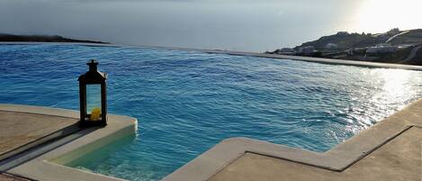 Outdoor pool, an infinity pool