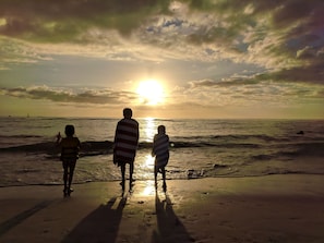 鄰近海灘、白沙