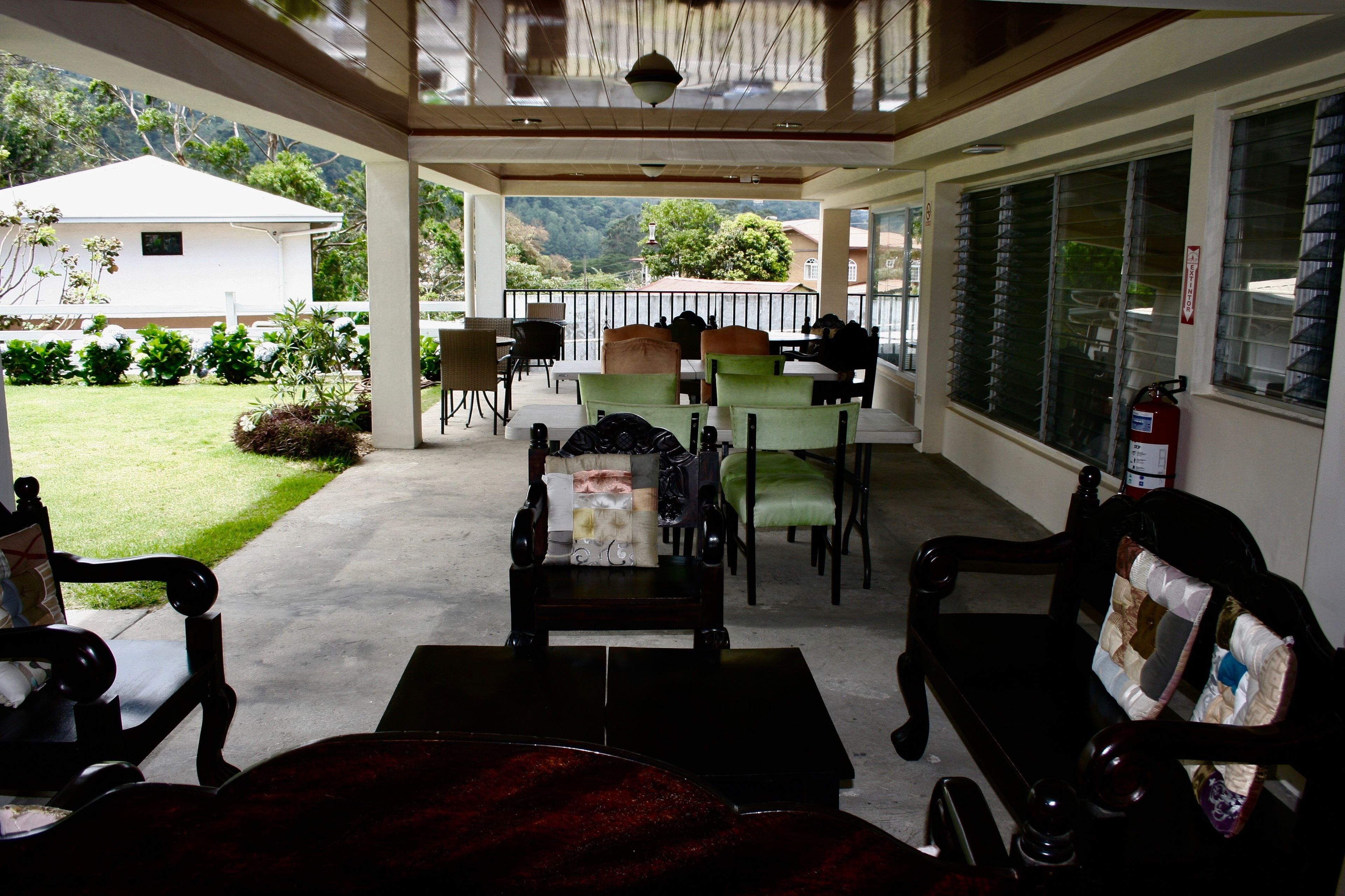 free daily full breakfast