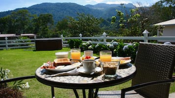 Desayuno completo incluido todos los días