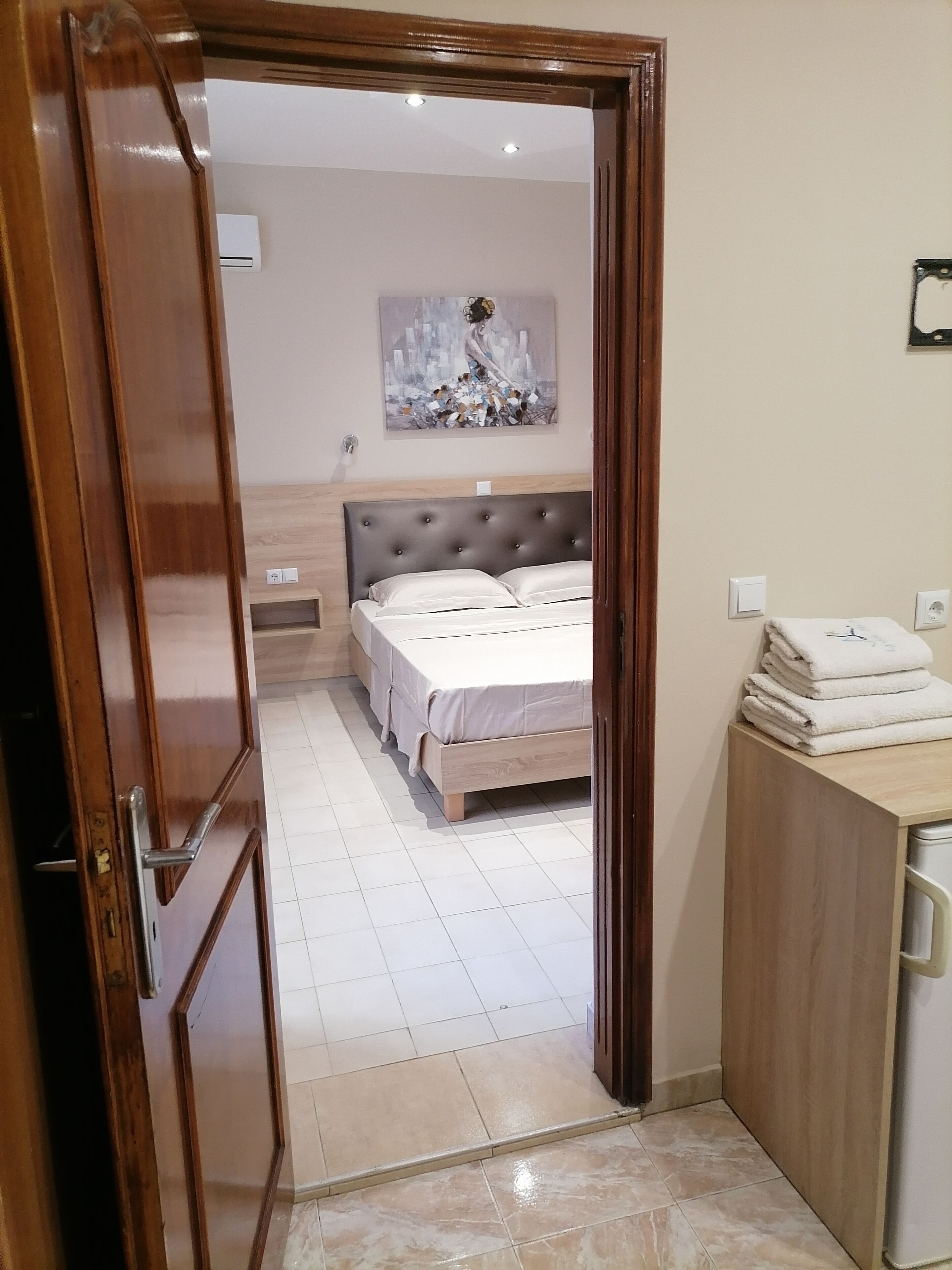 family room | in-room safe, blackout curtains, soundproofing, iron/ironing board