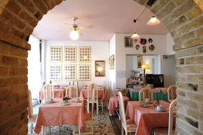 Petit déjeuner buffet compris tous les jours