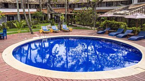 3 piscinas al aire libre