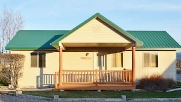 Standard-Ferienhütte, 2 Schlafzimmer, Nichtraucher, Kochnische | 1 Schlafzimmer, kostenloses WLAN, Bettwäsche