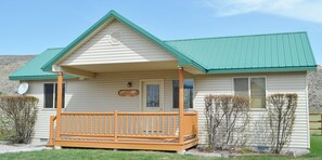 Cabaña estándar, 2 habitaciones, no fumadores, cocina básica | 1 dormitorio, wifi gratis, ropa de cama