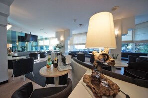 2 bars, bar en bord de piscine