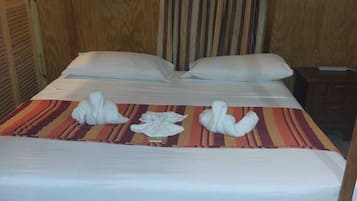 Studio, 1 Queen Bed, Kitchenette, Beachside | Free WiFi