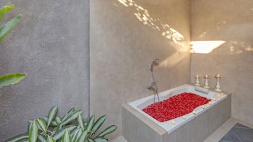 Villa, 1 camera da letto | Bagno | Vasca e doccia separate, vasca da bagno a immersione totale