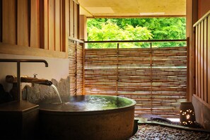 Natural pool - Airinkan (Hanamaki)