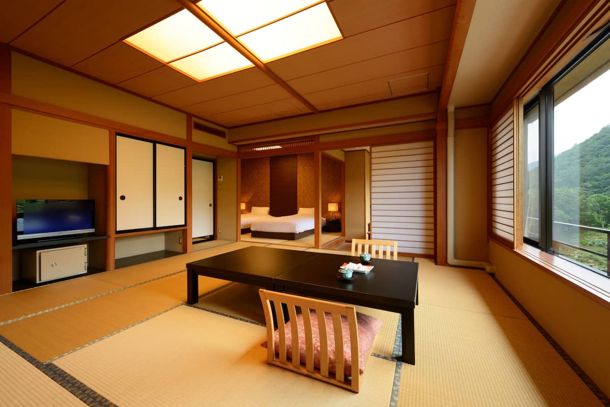 HANAKANMURI 2 Rooms with 2 Double Beds, Japanese Style Room, New Annex Building, Non Smoking | Living room | Flat-screen TV