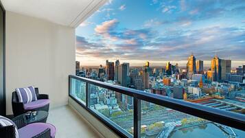 1 Bedroom - 1 Bathroom Penthouse Level | Balcony