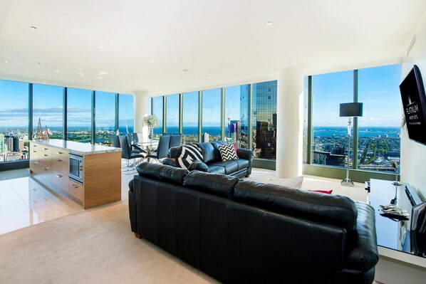 50-cm flat-screen TV with cable channels, TV