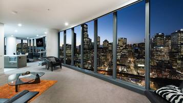 2 Bedroom - 2 Bathroom Mid Level City View | Living room | 50-cm flat-screen TV with cable channels, TV