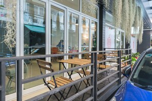 Terrace/patio - The Little Pig Sukhumvit (Bangkok)