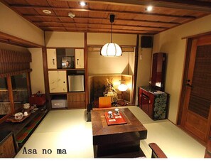Japanese Western Style Room (ASA), Courtyard View, Non Smoking | Premium bedding, minibar, in-room safe, iron/ironing board - Yadoya Dejavu (Kyoto)