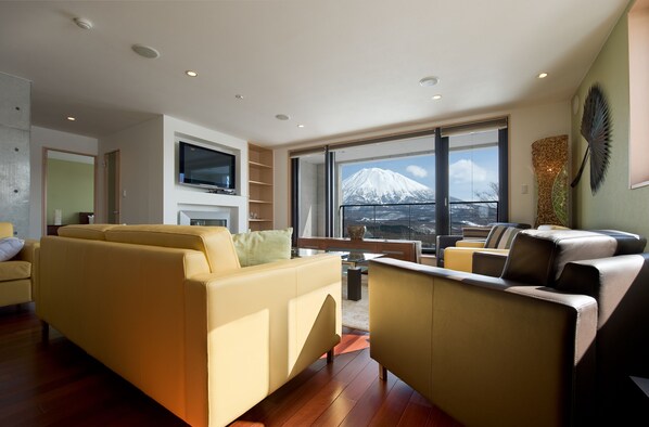 Apartamento (Cecuko C) | Área de estar | TV de tela plana, Netflix, DVD player