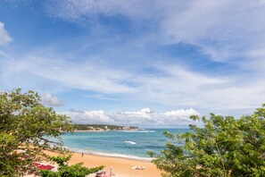 On the beach, scuba diving - The Waves (Unawatuna)