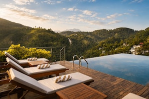 Rooftop pool - Onrock Boutique Hotel (Ella)