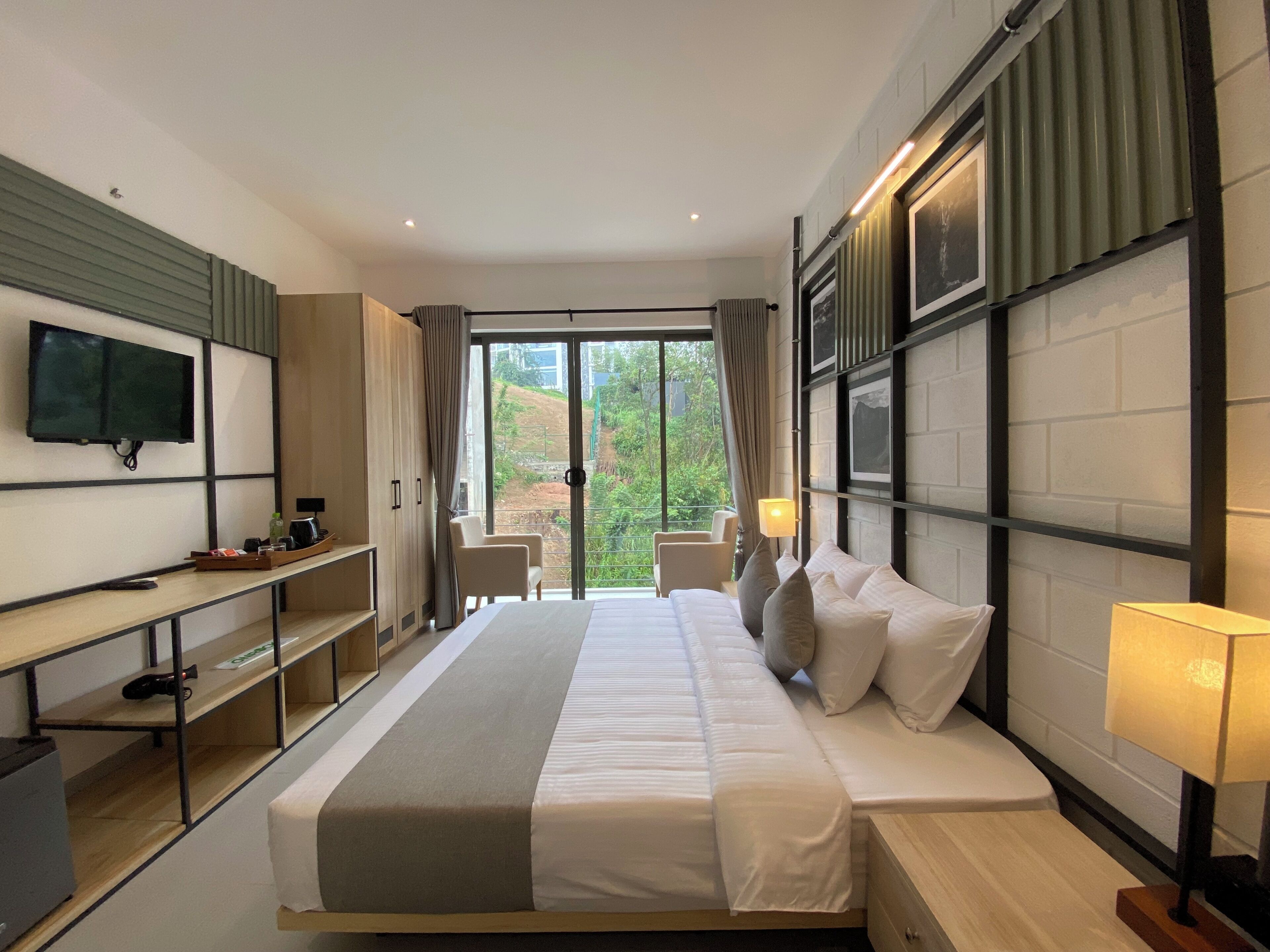 deluxe double or twin room, garden view | premium bedding, minibar, in-room safe, individually decorated