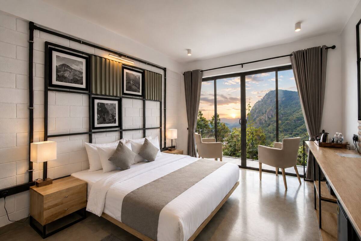Deluxe Double Room, 1 King Bed | Premium bedding, minibar, in-room safe, desk