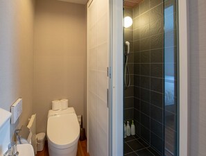 Shower, free toiletries, hair dryer, bidet - Holiday Niseko Flow Niseko (Kutchan)