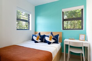 Kamar Double | Meja kerja, Wi-Fi gratis, dan seprai linen