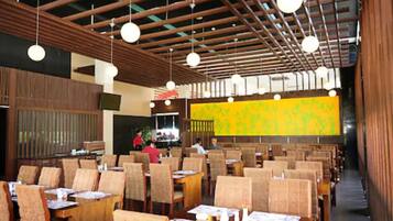 Café da manhã com buffet todos os dias (IDR 120000 por pessoa)