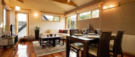 Appartement, 2 chambres, 2 salles de bains (Unit 12) | Coin séjour