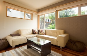 Living room - Holiday Niseko Shinsetsu Apartments (Kutchan)