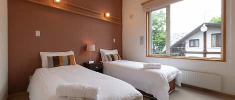 Unit 3, (2 bedroom 1 bathroom) | Iron/ironing board, free WiFi