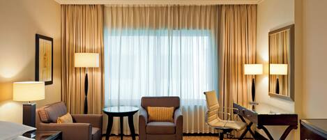 Habitación Deluxe doble, 1 cama de matrimonio | 1 dormitorio, ropa de cama de alta calidad, minibar y caja fuerte