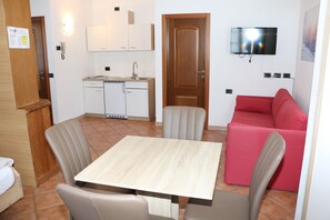 开间, 1 张大床和 1 张沙发床 | 私人简易厨房 | 冰箱、微波炉、炉灶、意式浓缩咖啡机