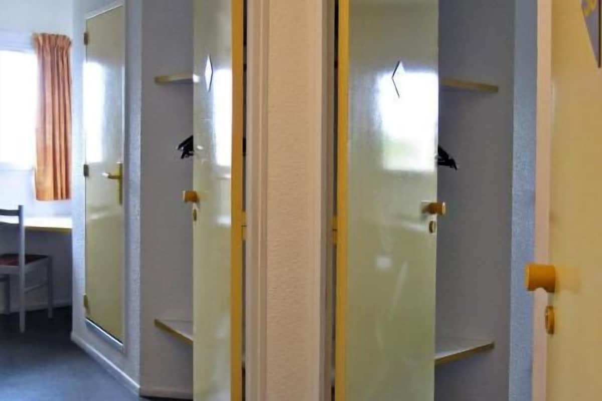 Family Room | Desk, soundproofing, iron/ironing board (on request), free WiFi