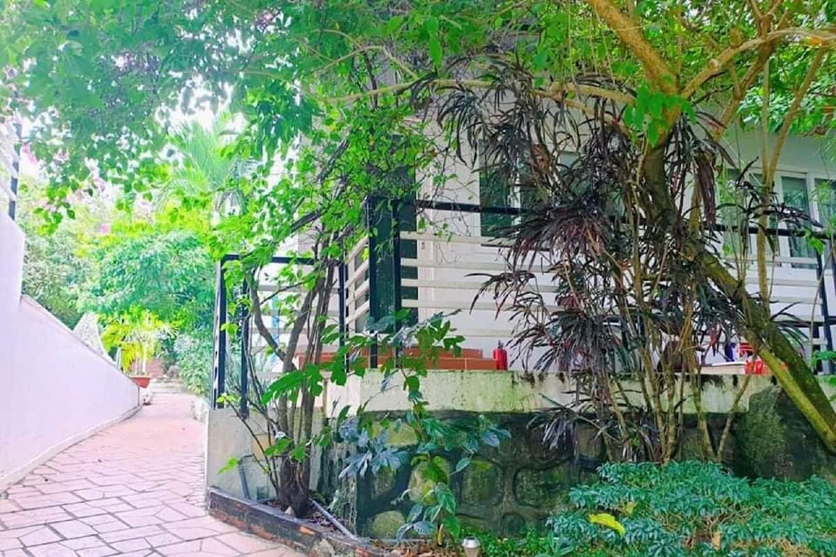 Deluxe Triple Room | Courtyard view