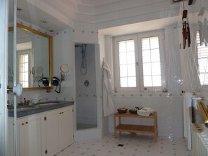 Junior Suite (Panarea) | Bathroom | Free toiletries, hair dryer, bidet, towels - B&B Villa di Giorgi (Cefalù)