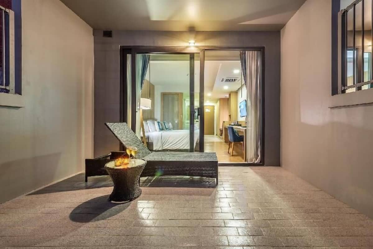 In-room safe, iron/ironing board, free WiFi, bed sheets