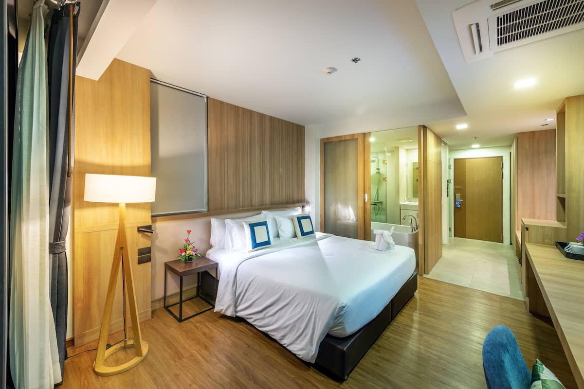 Studio Suite Pool View | 房內夾萬、熨斗/熨衫板、免費 Wi-Fi、床單