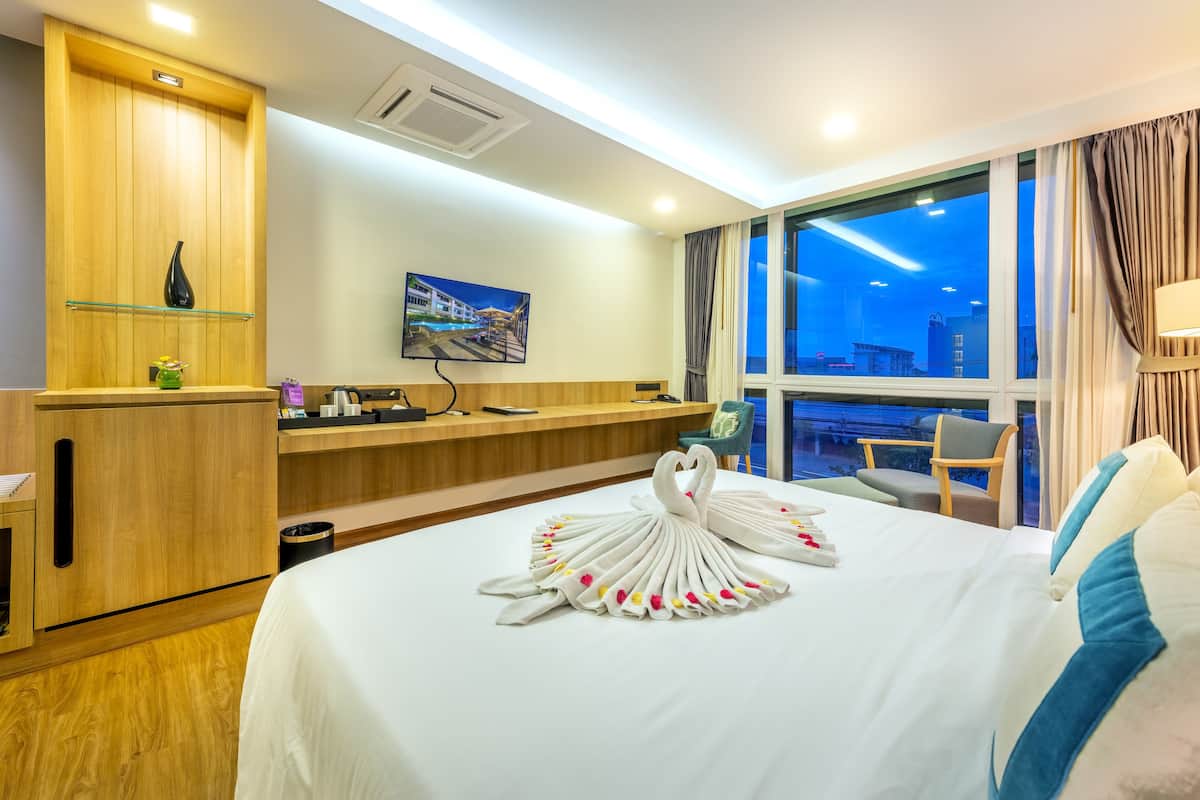 PLAAI Prime Suite One Bedroom | 房內夾萬、熨斗/熨衫板、免費 Wi-Fi、床單