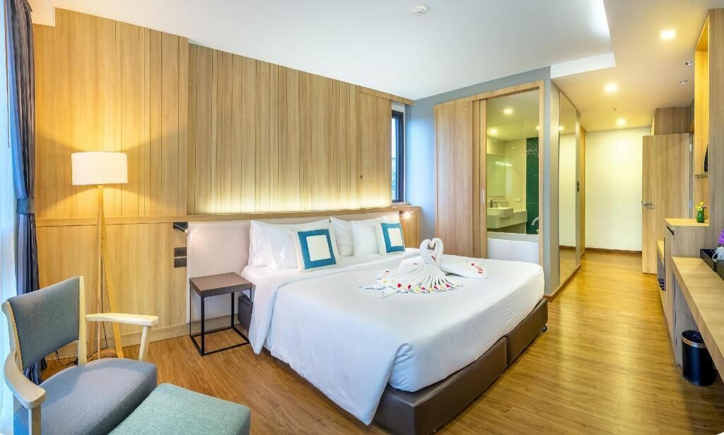 In-room safe, iron/ironing board, free WiFi, bed sheets