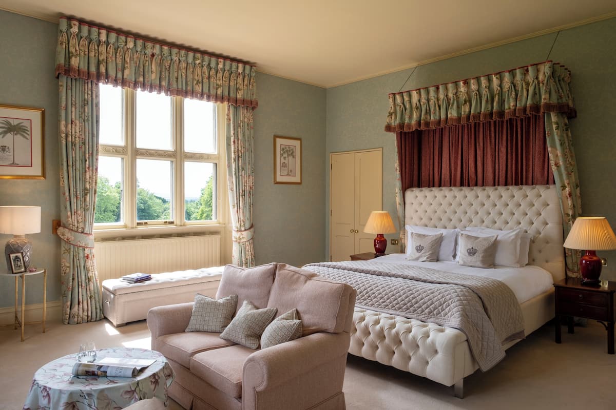 Luxury Suite | 1 bedroom, desk, free WiFi, bed sheets